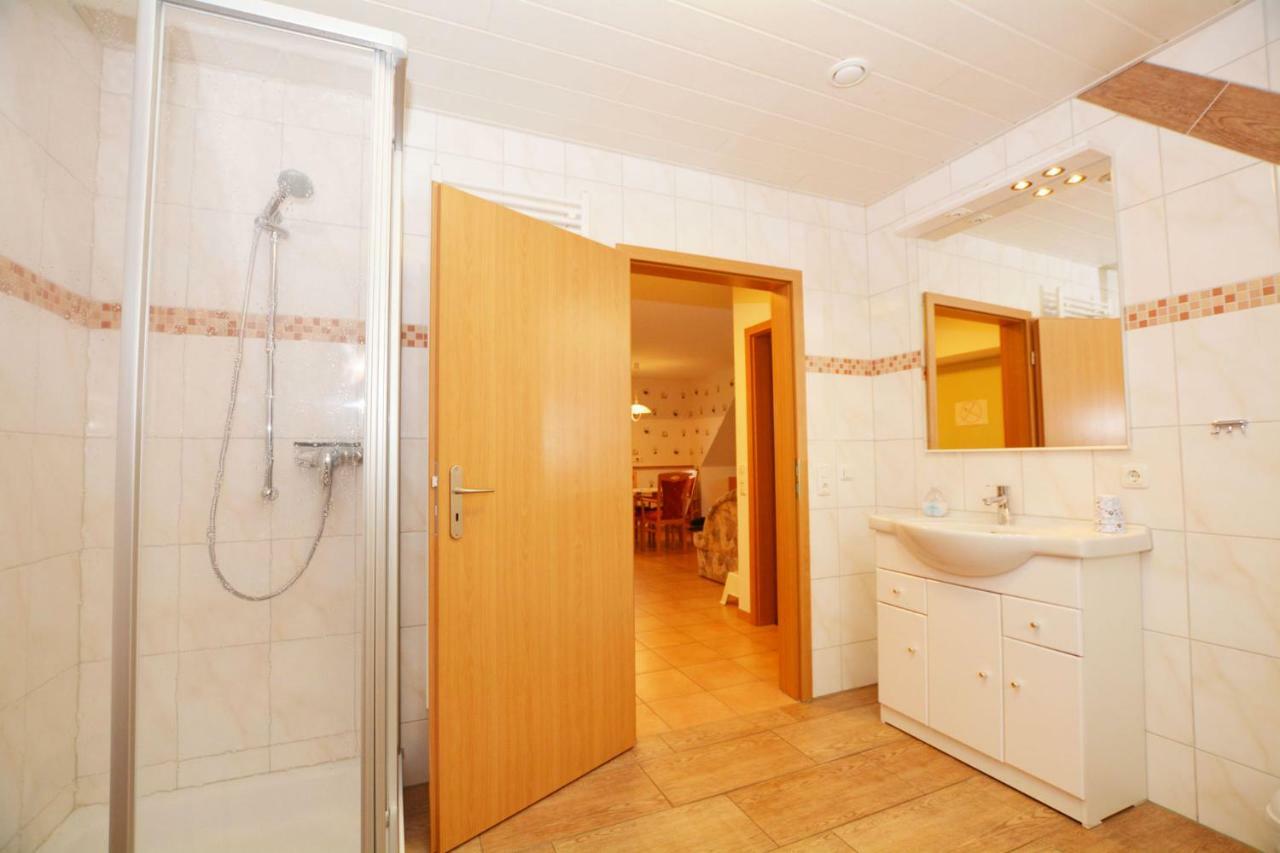Haus Jola Apartment บือซุม ภายนอก รูปภาพ